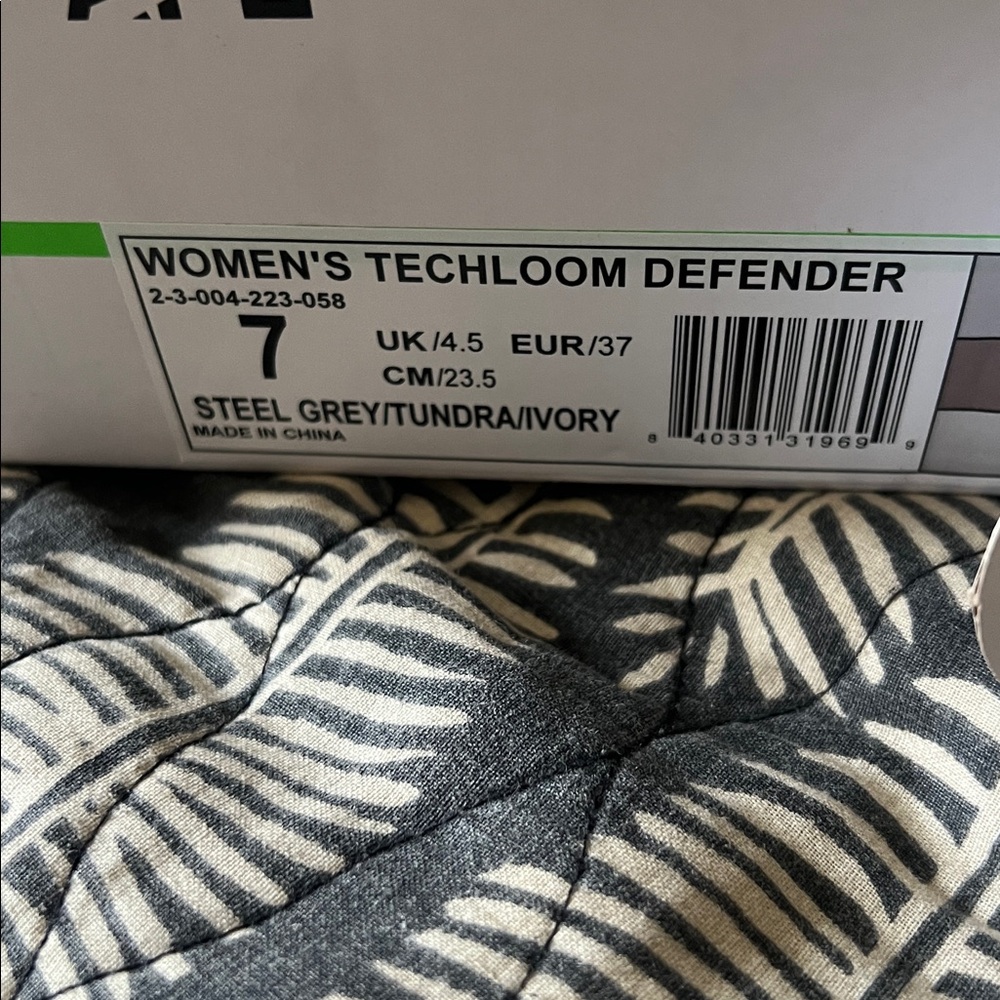 APL Women’s Techloom Defender sneakers. Size 7. - Picture 3 of 4